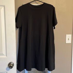 NWOT Lululemon “All yours t-shirt dress” black size 4